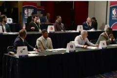 面面相覷！獨行俠抽到狀元簽后，三個墊底隊的高管完全不敢信