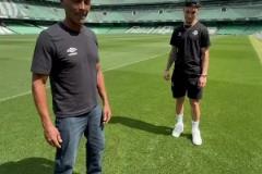 好家伙！羅馬里奧向圓神學(xué)習(xí)轉(zhuǎn)圈技巧