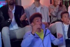 雙向奔赴！馬刺去年抽中狀元簽 文班亞馬激動鼓掌握拳慶祝