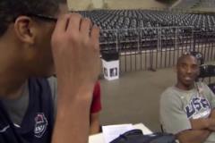 原來(lái)濃眉和科里森早有過(guò)同框，彼時(shí)濃眉和科比正在打趣