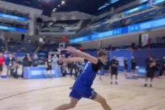 這數(shù)據(jù)只能說一般？弗拉格聯(lián)合試訓(xùn)體測(cè)，垂直彈跳90厘米