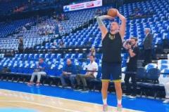 能找回準心嗎？約老師賽前熱身底角三分 系列賽三分僅21.4%