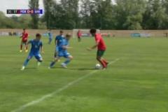 什么水平??迷你羅嘗試邊路突破，遭卡位放倒