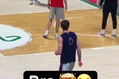 大橋投籃包？哥們，你不會是球隊里的射手吧