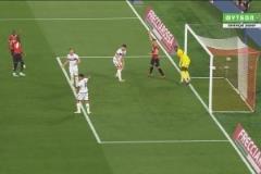 危險(xiǎn)！米蘭任意球防守漏人！法比安無人盯防絕佳機(jī)會(huì)補(bǔ)射打偏！