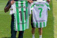 真成招牌了！圓神教羅馬里奧帶球轉(zhuǎn)圈