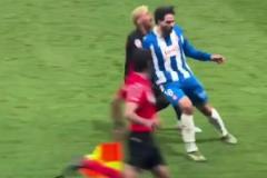 這張紅牌冤不冤？實拍亞馬爾造對手紅牌，西班牙人主帥對判罰不滿