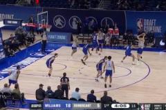 這波精彩啊！楊瀚森能攻能防！順下上籃+怒護(hù)籃板+犀利助攻