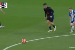 佩德里帶球反擊禁區(qū)前分球！亞馬爾跟進打門高出球門！