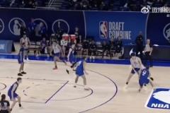 湖人球迷眼饞：楊瀚森這么扎實(shí)的內(nèi)線技術(shù)，湖人要不要考慮一下？