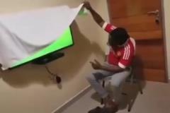 你已經(jīng)征服這里！小球迷送安東尼蜘蛛俠鑰匙扣！