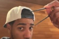 你倆會師東決啦！當初哈利伯頓還教布倫森使筷子呢