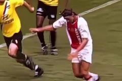 太秀了！伊布這球，把攝像機(jī)CPU都晃燒了！