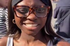 身穿“虛假”特制球衣！巴薩球迷把自己涂黑玩沙灘球嘲諷維尼修斯