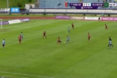 小王起身懵逼！王鈺棟禁區(qū)內(nèi)被放倒但裁判示意沒有點(diǎn)球