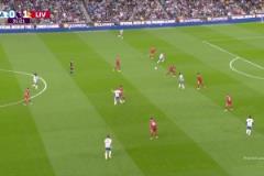 海鷗扳平！格魯達(dá)不停球挑傳助攻，阿亞里輕巧推射破門