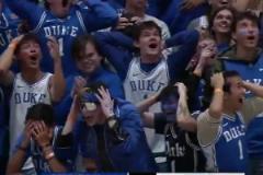 正面滑翔隔扣一條龍！弗拉格這身體條件，把全場(chǎng)球迷都驚呆了