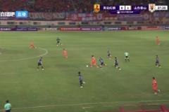 手術(shù)刀直塞！澤卡馬賽回旋過掉青島球員，一腳直塞助攻陳蒲破門！