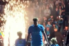 傳奇告別！33歲德布勞內(nèi)攜手一家人與曼城主場球迷告別