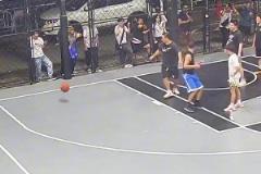 我沒(méi)有哨子場(chǎng)均罰球也很少！詹姆斯曾在節(jié)目中回應(yīng)“假摔”