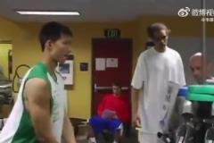 07年夏天易建聯(lián)為雄鹿試訓(xùn)的視頻！楊瀚森若有這手投籃就完美了