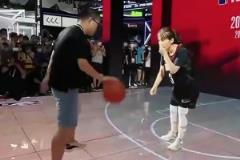 徐靜雨：我打球像詹姆斯，尤其是翻身后仰基本一般無二