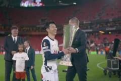 孫興慜奪冠沒獎(jiǎng)牌！歐足聯(lián)致歉:領(lǐng)獎(jiǎng)球員太多獎(jiǎng)牌不夠，已補(bǔ)發(fā)！