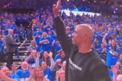 保羅現(xiàn)場觀戰(zhàn)！美網(wǎng)友調(diào)侃：多特為幫炮哥，所以打了福斯特嗎